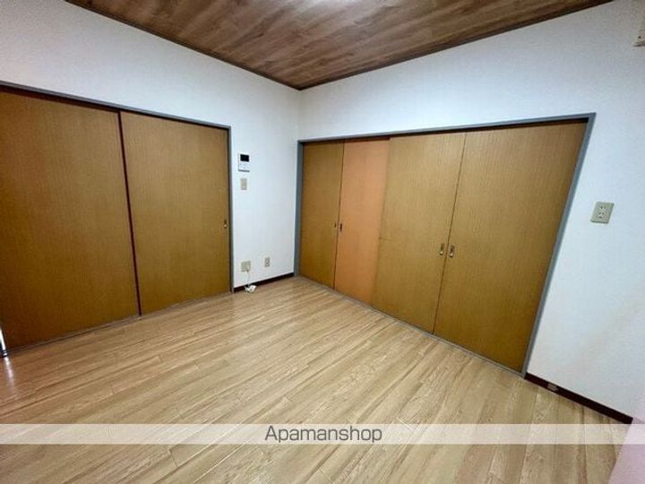 オークス小林の居間