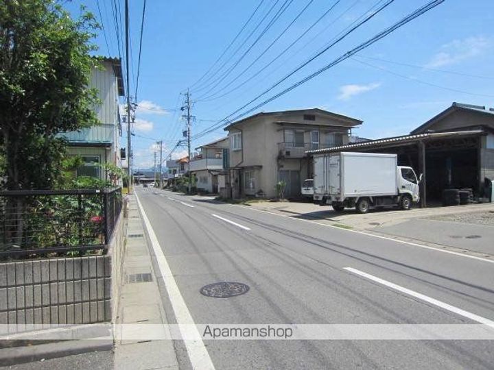 長野県長野市稲里町中央1丁目の賃貸アパートの周辺