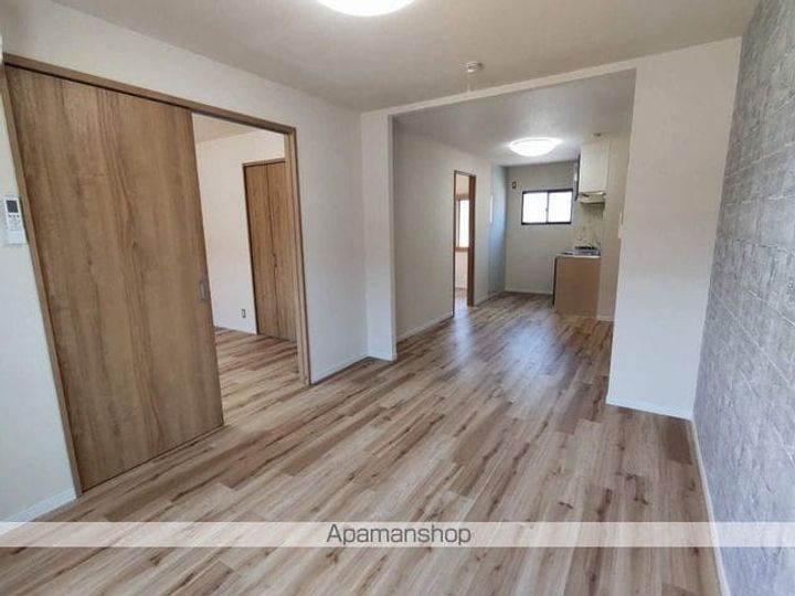 ドミールのぞみF101の居間