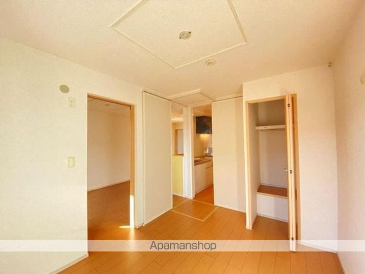 香川県高松市小村町の賃貸アパートの内装