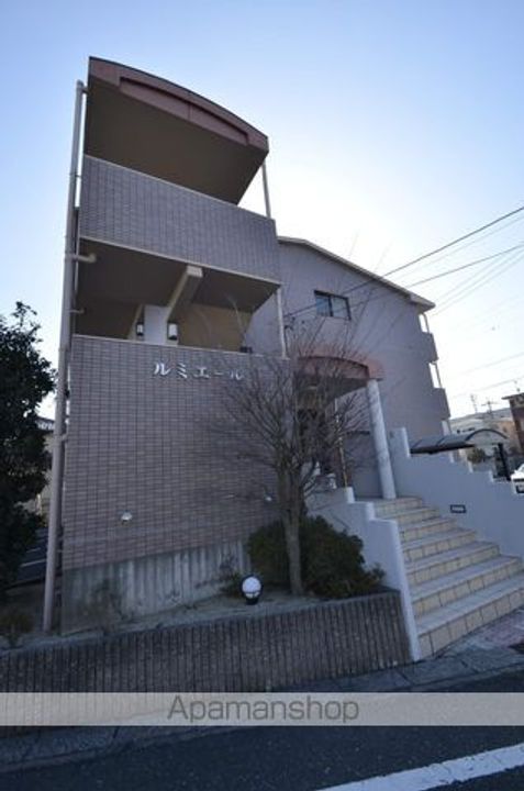 ルミエール101の外観