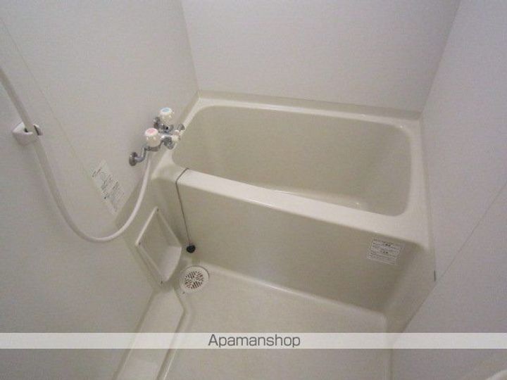 ルシェ・ド・クレミュ101の風呂