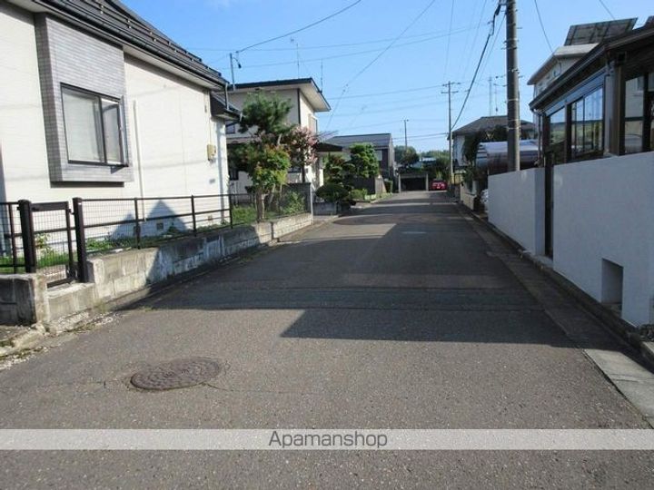 フロンティアの周辺