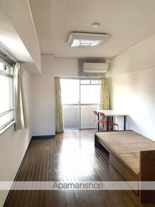 サンウェル琴平212の居間