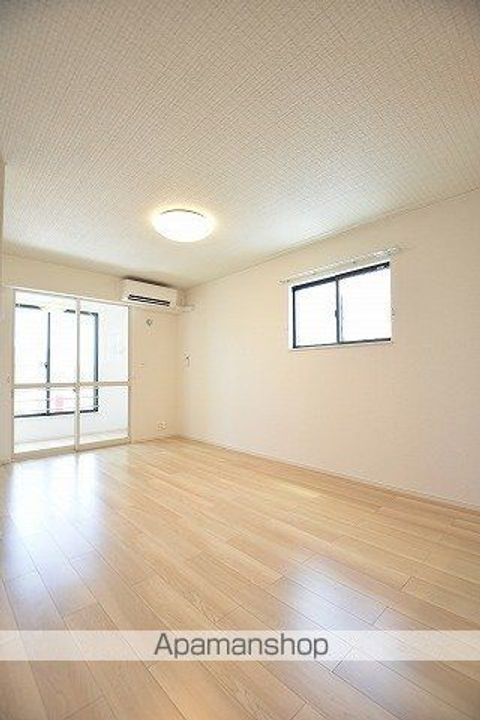 Nゲート ⅩⅥの居間