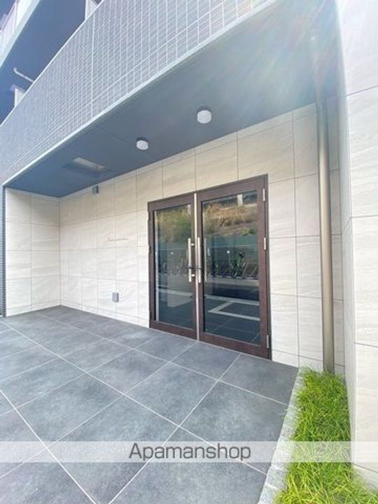 埼玉県三郷市三郷1丁目の賃貸マンションの外観
