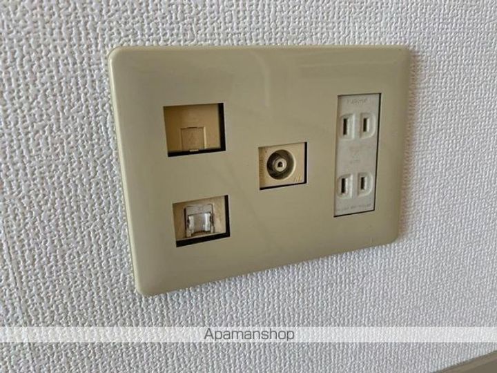 香川県高松市仏生山町甲の賃貸マンションの内装