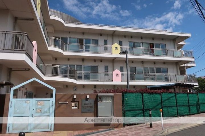 レオパレスレジリエンスの周辺