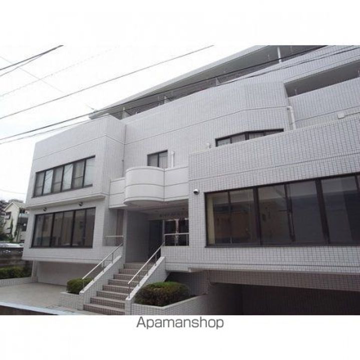 東京都渋谷区本町1丁目の賃貸マンションの外観