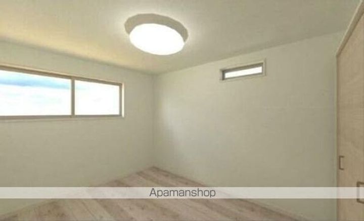 東京都世田谷区松原3丁目の賃貸アパートの居間