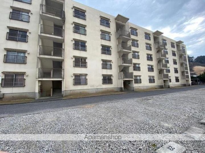 香川県東かがわ市帰来の賃貸マンションの外観
