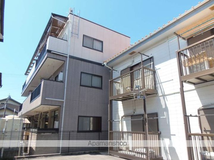 クリスタル大地302の外観