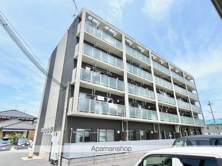 滋賀県東近江市猪子町の賃貸マンションの外観