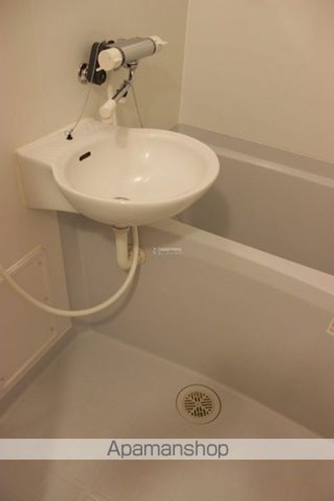 レオパレスタカス208の風呂