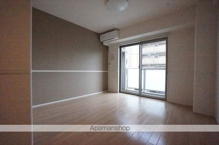 ラヴィ・Kの居間