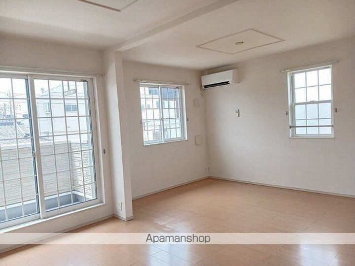 ローレルパークBの居間