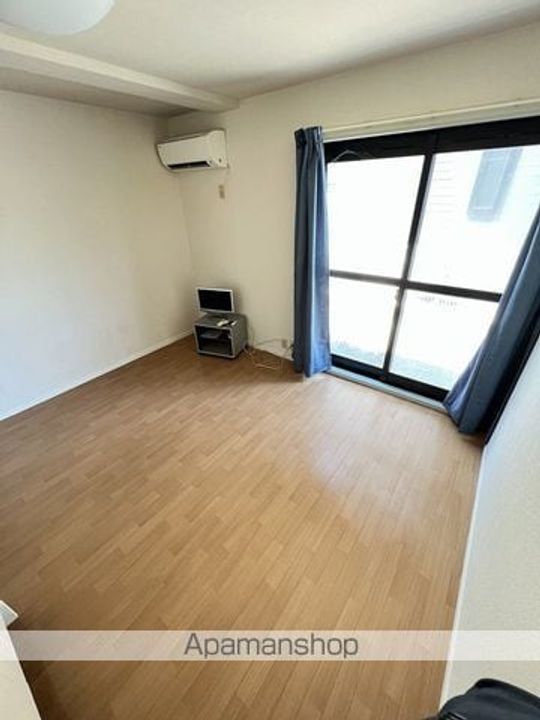 レオパレスメゾエクセル103の居間