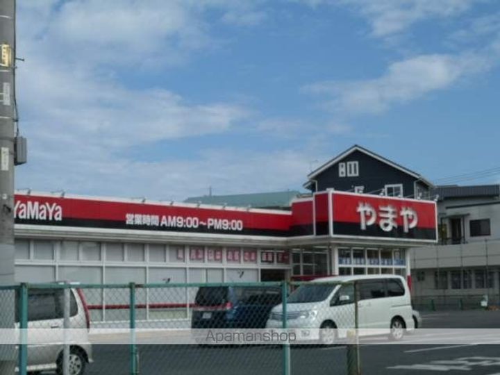 エレファントⅥの周辺