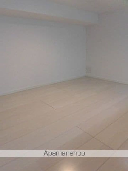 グランドーレ高円寺203の居間