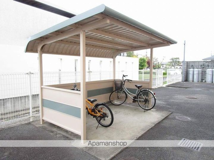 エルジェB-22の外観