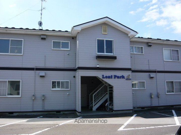 青森県八戸市長根1丁目の賃貸アパートの外観