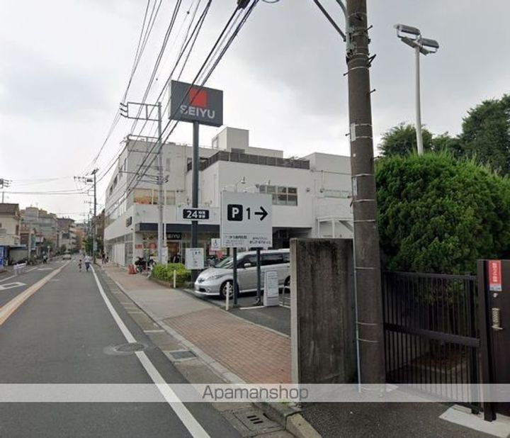 クレヴィア成城の周辺