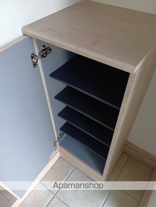 MONSTELLAS Aの内装