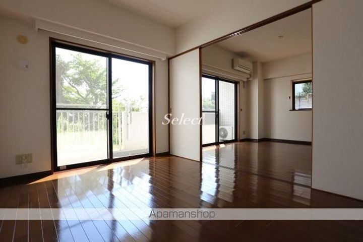 根岸旭台フーガの内装