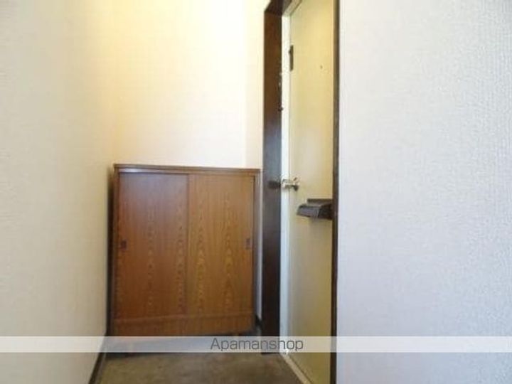 トレンド90203の玄関