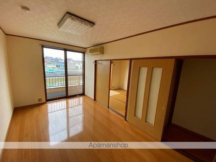 ハイツ72204の居間
