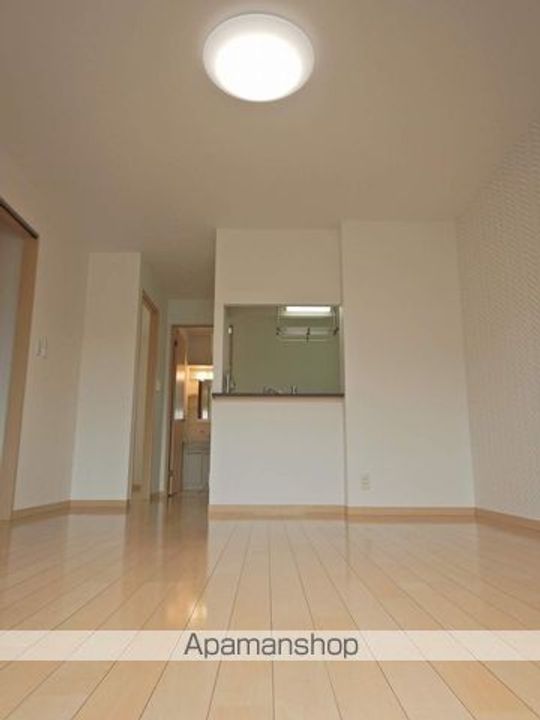 徳島県徳島市論田町本浦中の賃貸アパートの居間