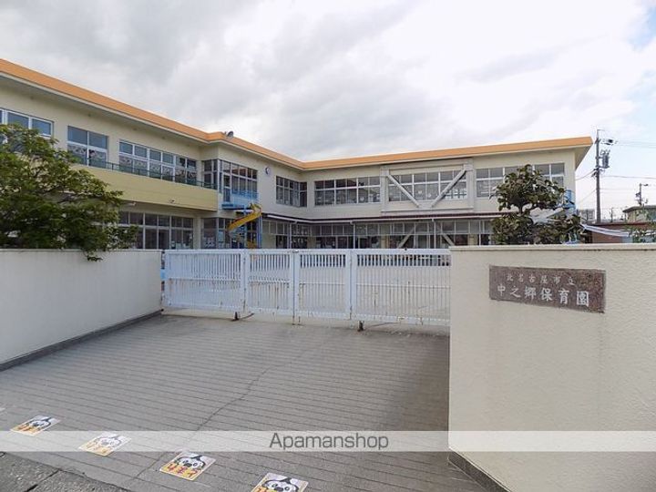 バロン・栗島の周辺