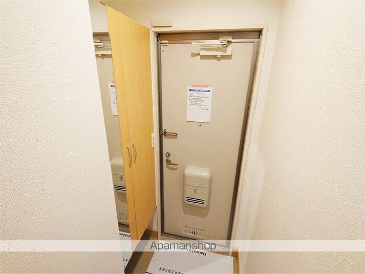 東京都武蔵村山市大南3丁目の賃貸アパートの玄関