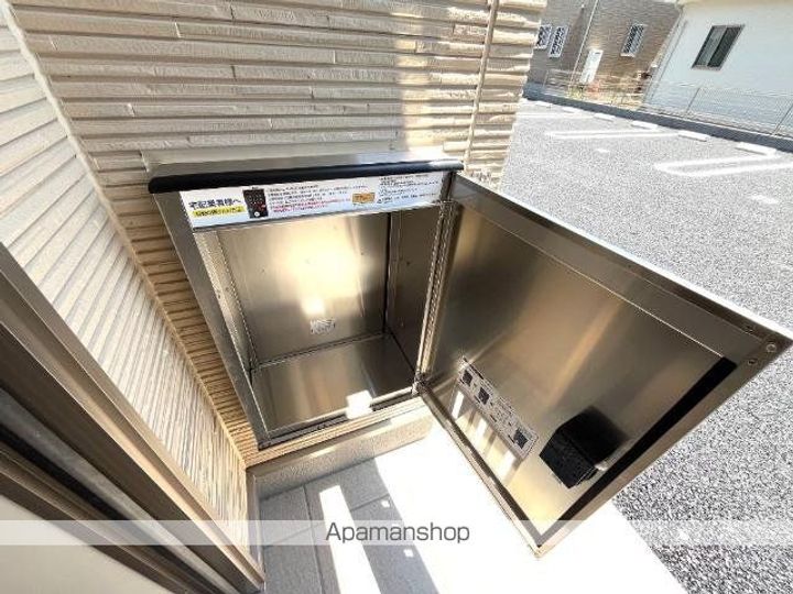 リバレイン南川の玄関