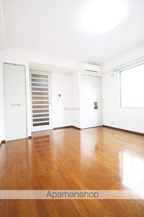 東京都文京区湯島4丁目の賃貸マンションの居間