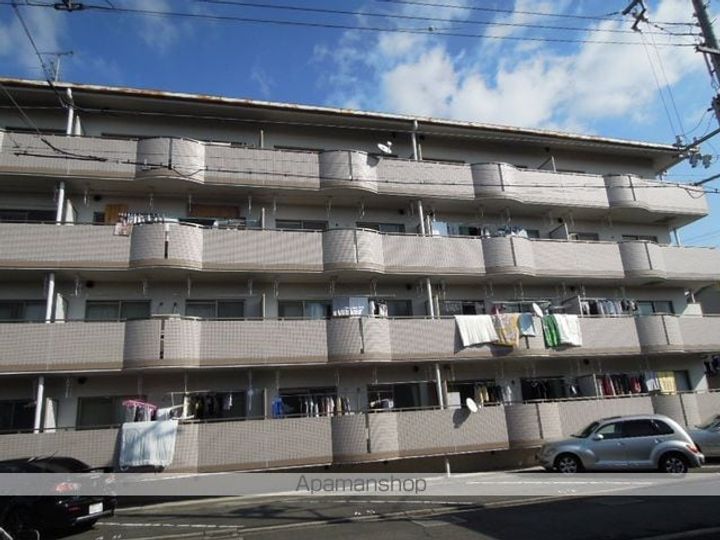 ホワイトウェル108の外観