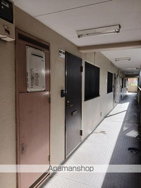 ファミーユ旭の玄関