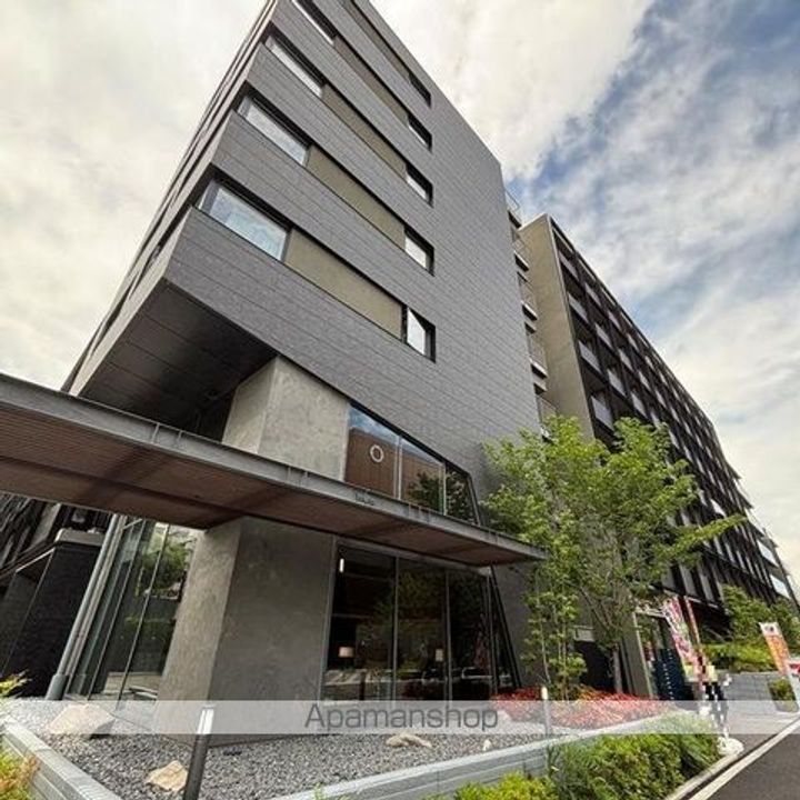 東京都新宿区百人町3丁目の賃貸マンションの外観