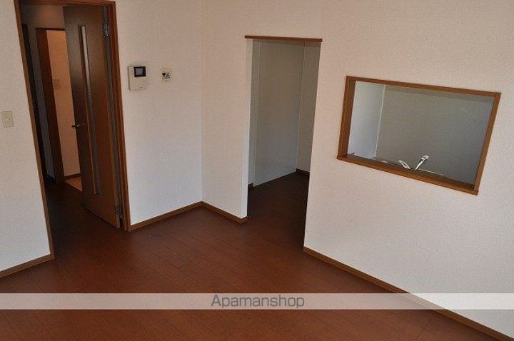 長野県諏訪市大字湖南の賃貸アパートの居間