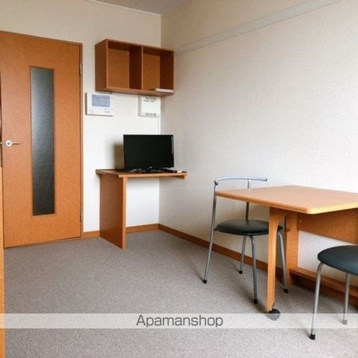 レオパレスなめとこ山 1207の居間