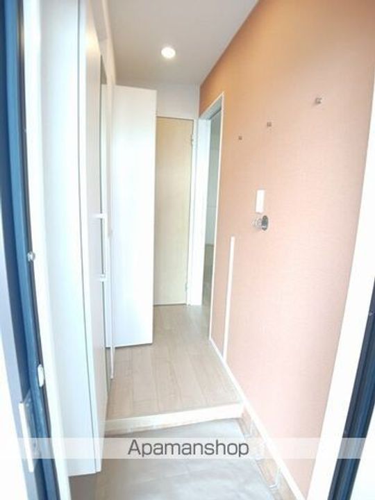 ネオ・クレメント Aの玄関