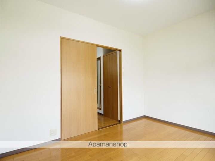 コーポジェイクン B棟の居間