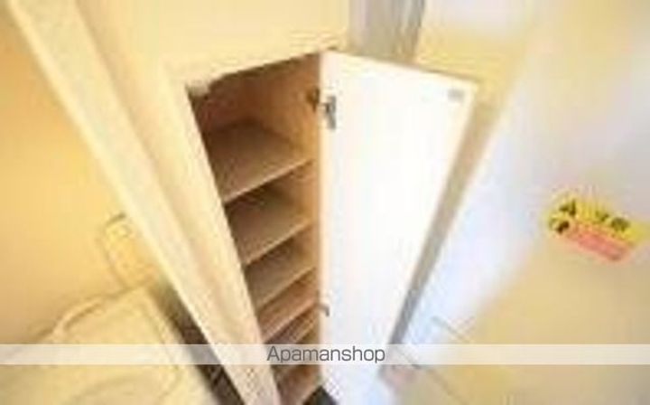 香川県高松市川島東町の賃貸マンションの玄関