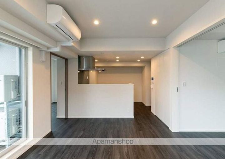 クレヴィアリグゼ日暮里の居間