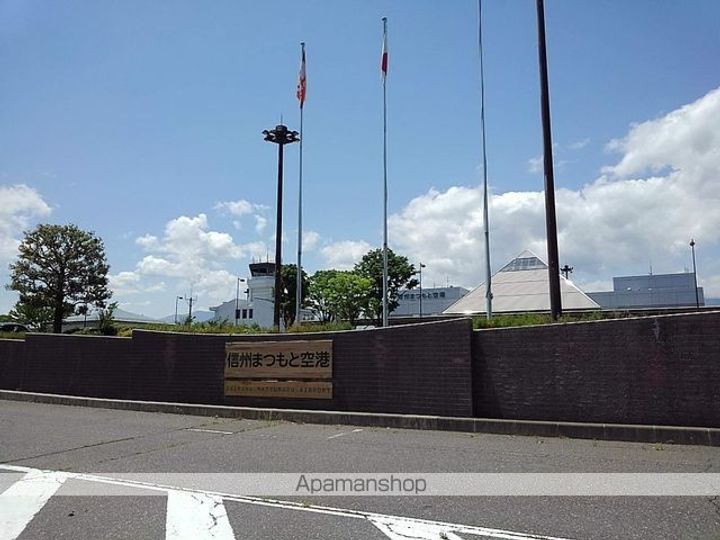 カリーテ飛翔301の周辺