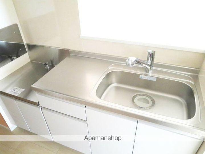 山梨県甲府市住吉5丁目の賃貸アパートのキッチン