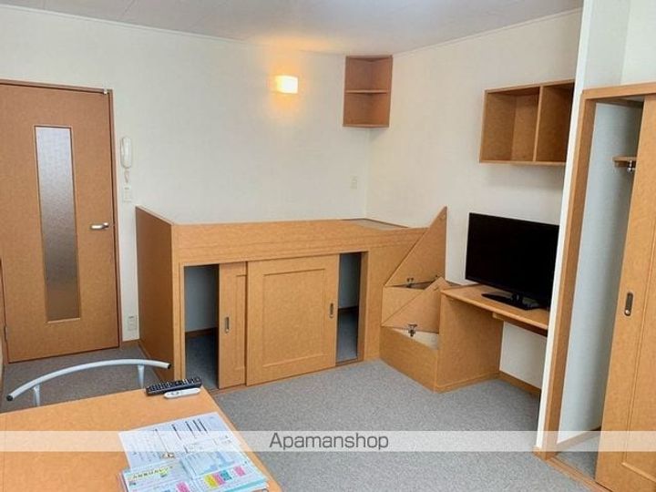 レオパレスMINTONⅡの居間