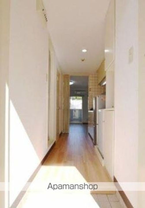 カレッジ三共パートⅠ311の玄関