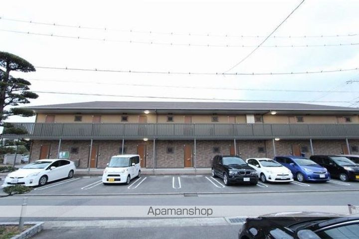 香川県高松市伏石町の賃貸アパートの外観