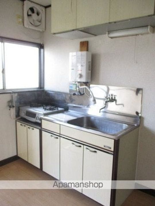 シャトルチバ102のキッチン